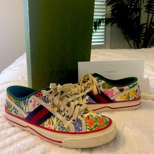 GUCCI Floral Shoes *Authentic*